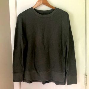 Crew neck loose fitting sweatshirt